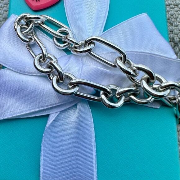 7.5" Tiffany & Co Heart Love Lock Bracelet in Silver - Picture 8 of 8